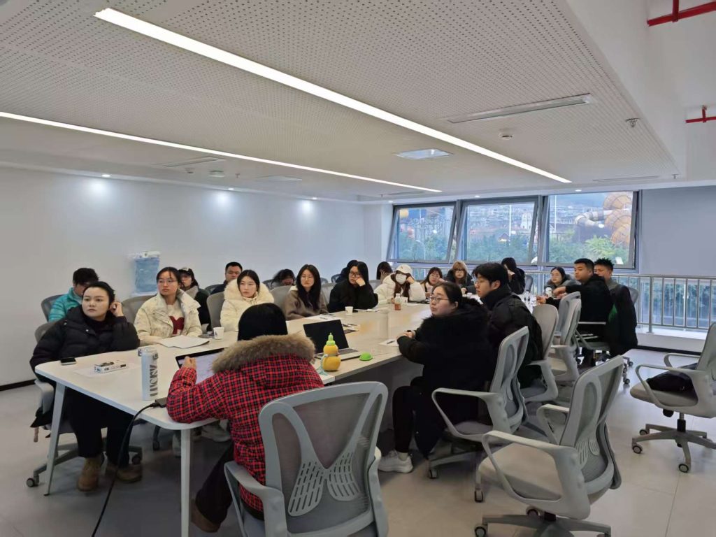聚沙成塔公司组织的日常培训